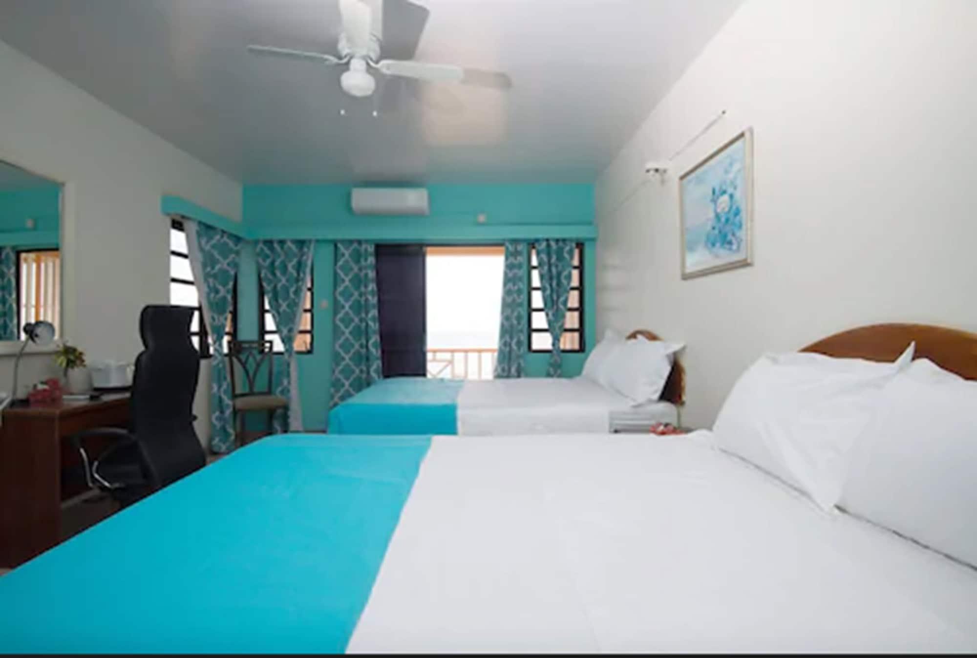 Bird Rock Beach Hotel Бастер Екстер'єр фото