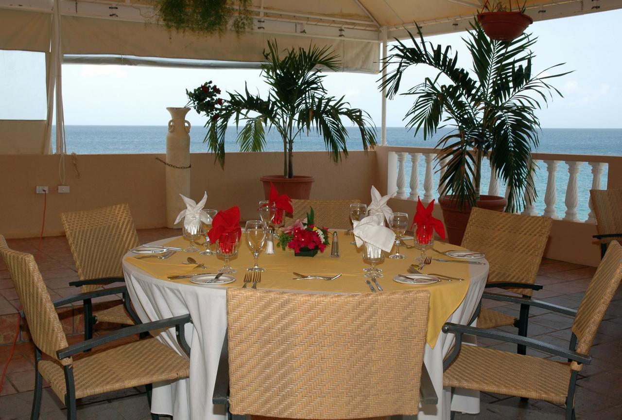 Bird Rock Beach Hotel Бастер Екстер'єр фото