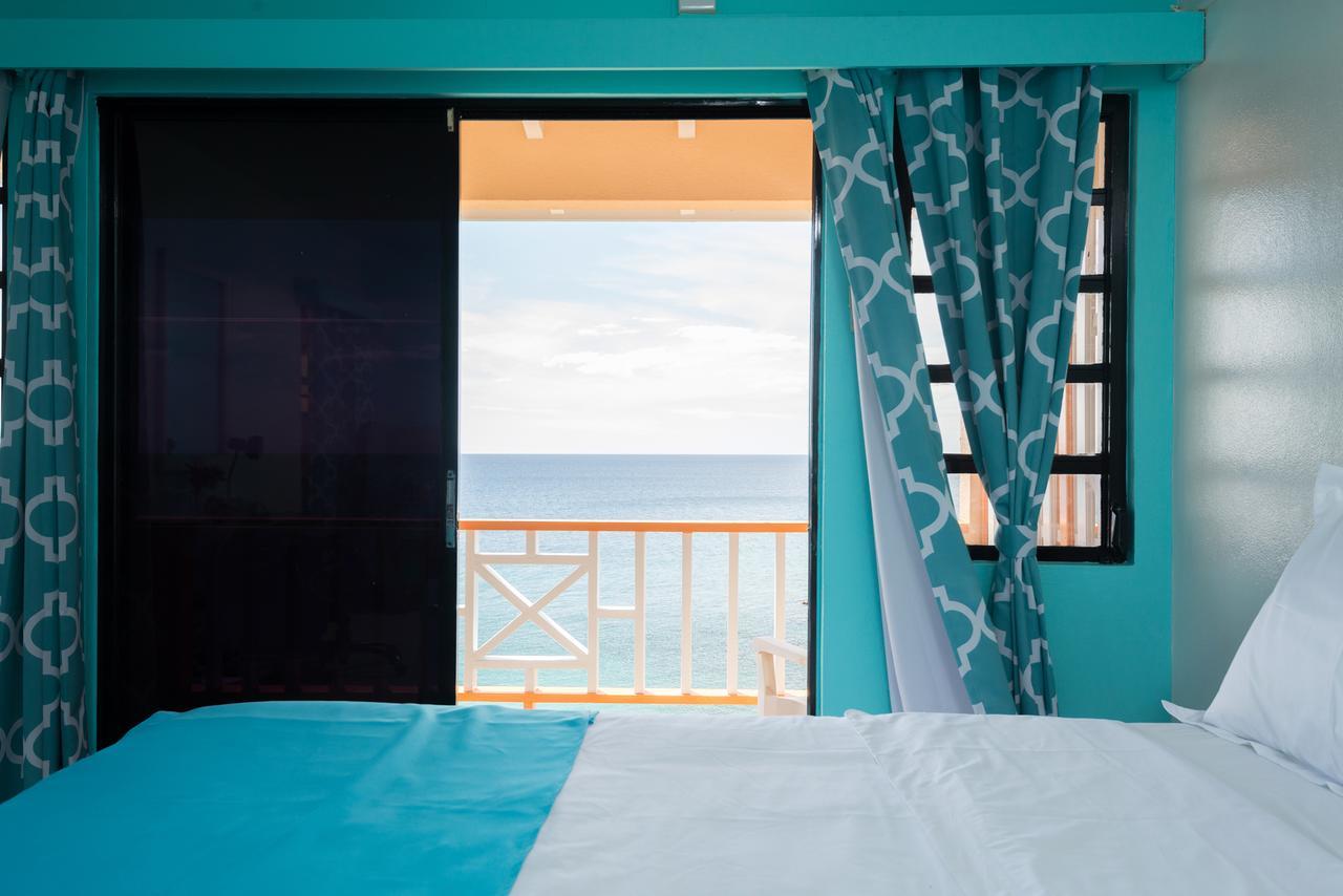 Bird Rock Beach Hotel Бастер Екстер'єр фото