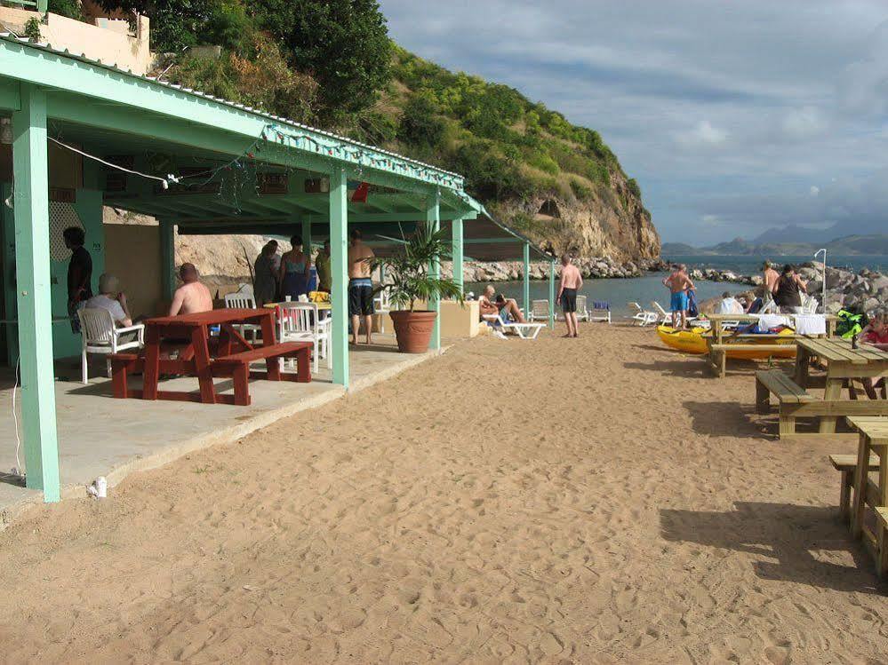 Bird Rock Beach Hotel Бастер Екстер'єр фото